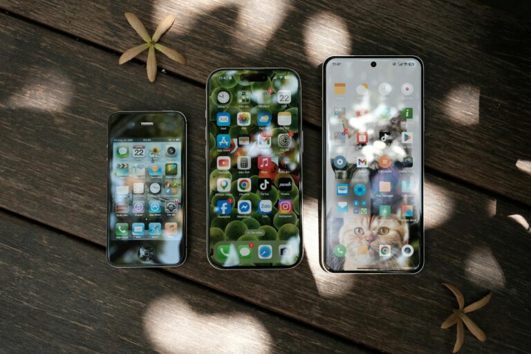 iPhone SE 4 vs Galaxy A55