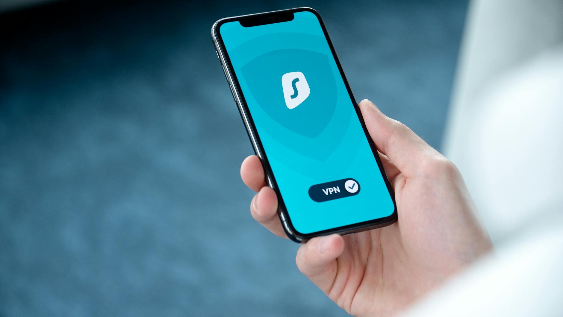 Como proteger seu celular de hackers e vírus